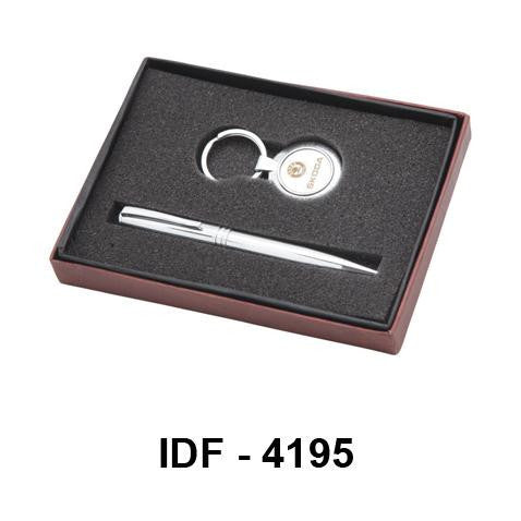 kapiltcg: -Ball Pen-Skoda Ball pen + keychain